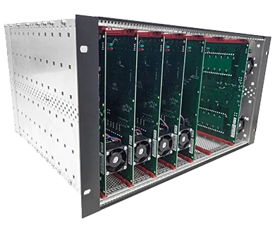 Image d'un rack 19'' avec des cartes électroniques